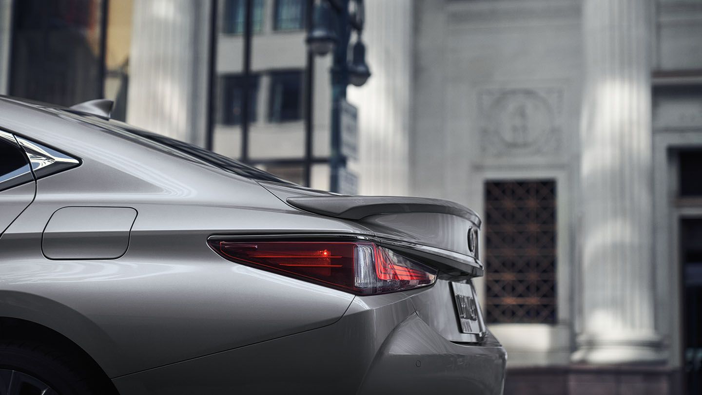 2024 Lexus ES Hybrid Photo Gallery Image 10"