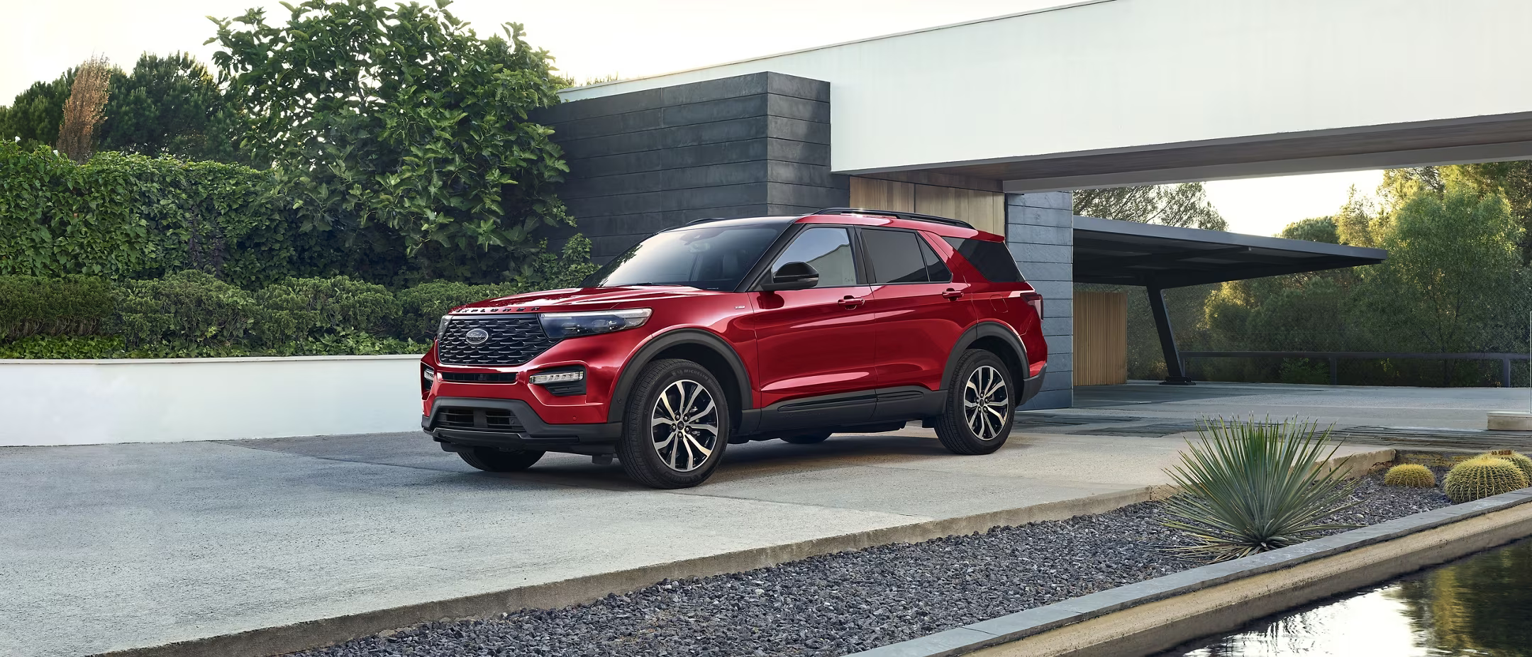 2024 Ford Explorer Limited In Driveway